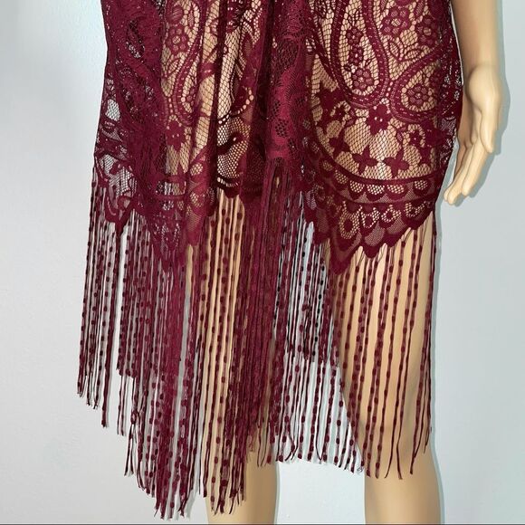 Emerette Short Sleeve Lace Kimono With Fringe Burgundy / Wine Colored Size Small - Picture 3 of 10